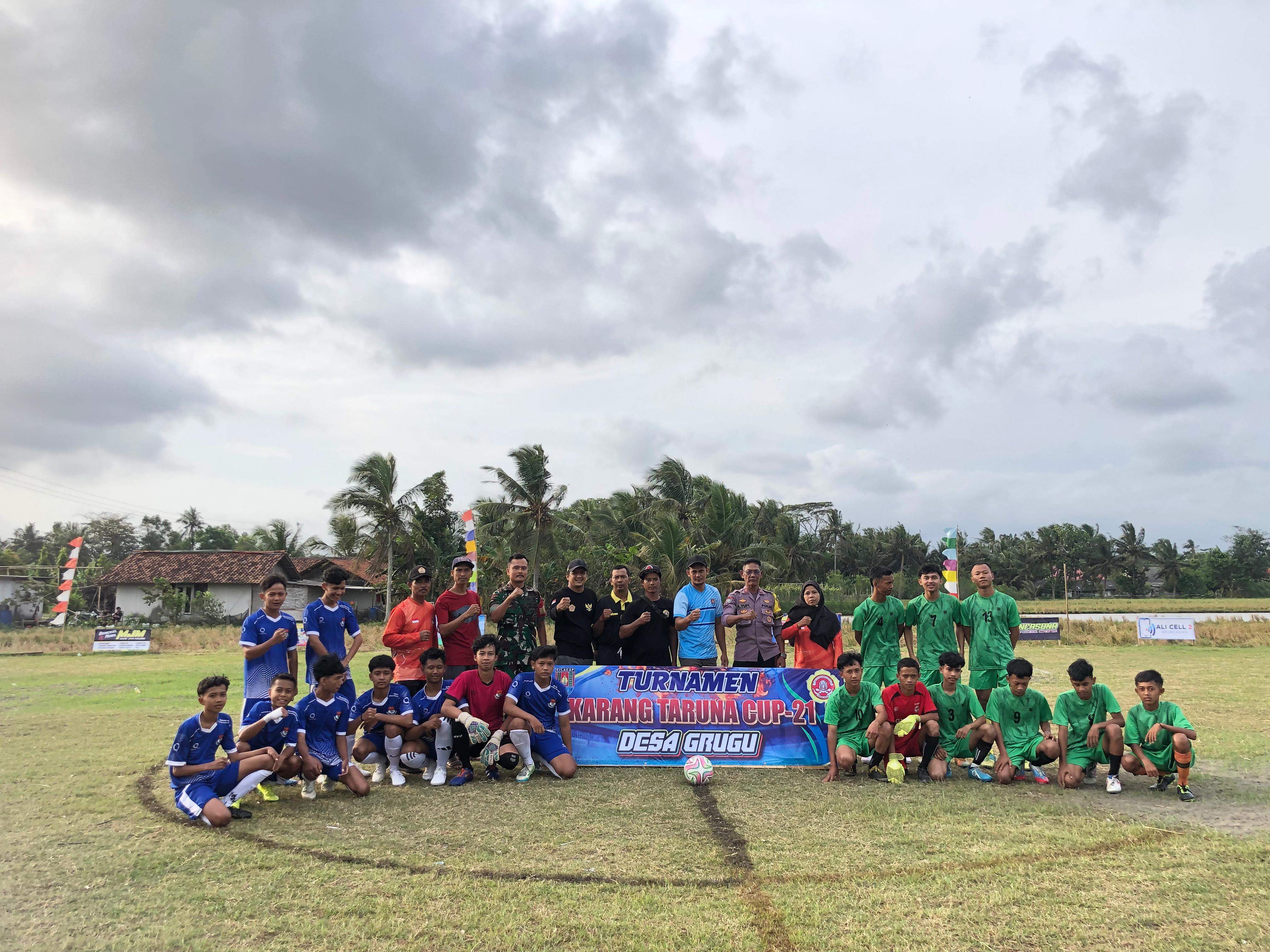 PEMBUKAAN TURNAMEN SEPAK BOLA